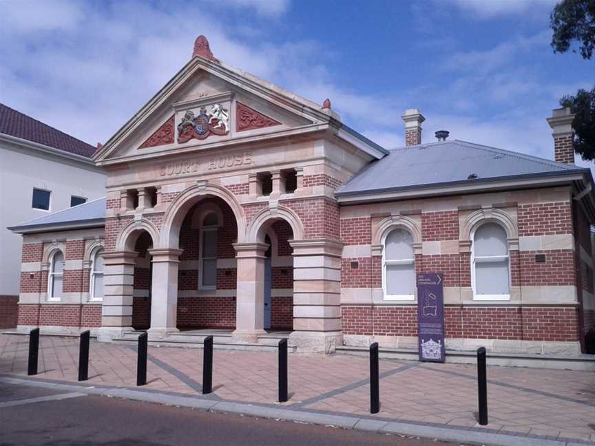 Old Midland Courthouse.jpg