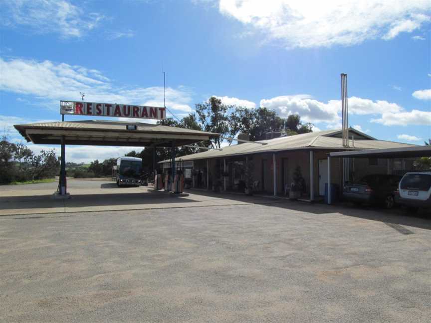 Warradarge roadhouse 2.jpg