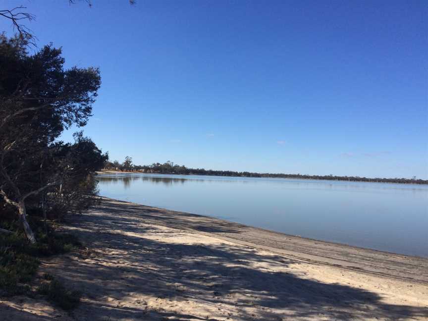 Lake Ewlyamartupsouthernshoreline