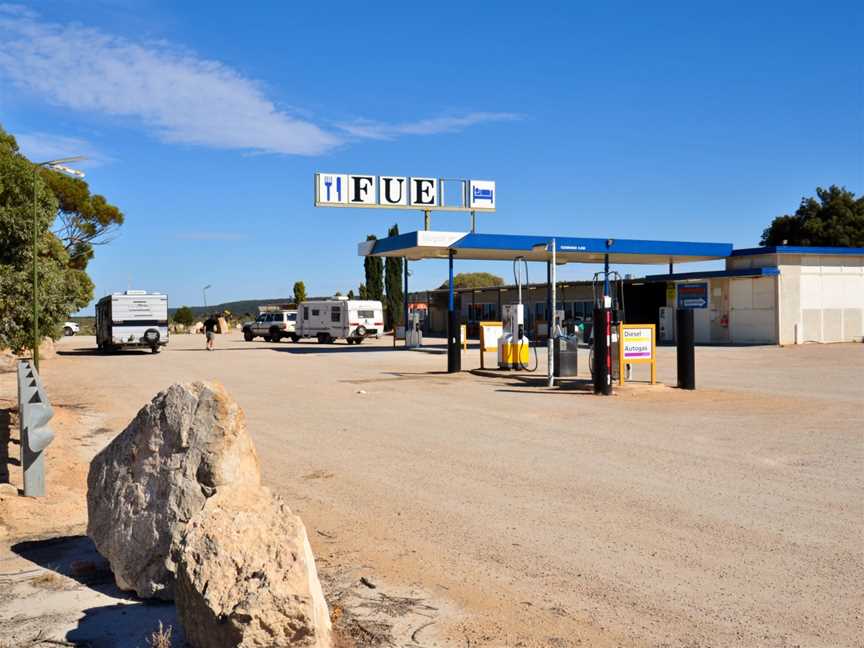 Mundrabilla Roadhouse, 2017 (05).jpg