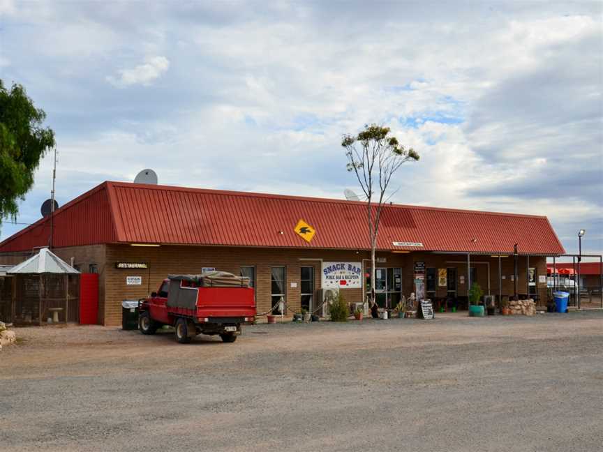 The Wedgetail Inn, Cocklebiddy, 2017