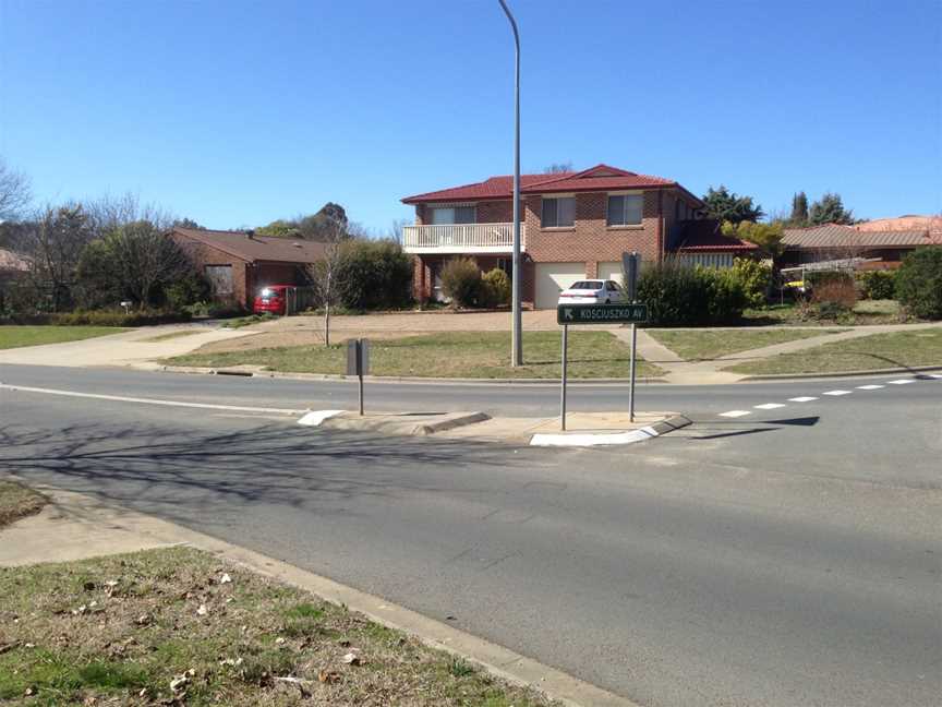 Kosciuszko Avenue, Camberra.jpg