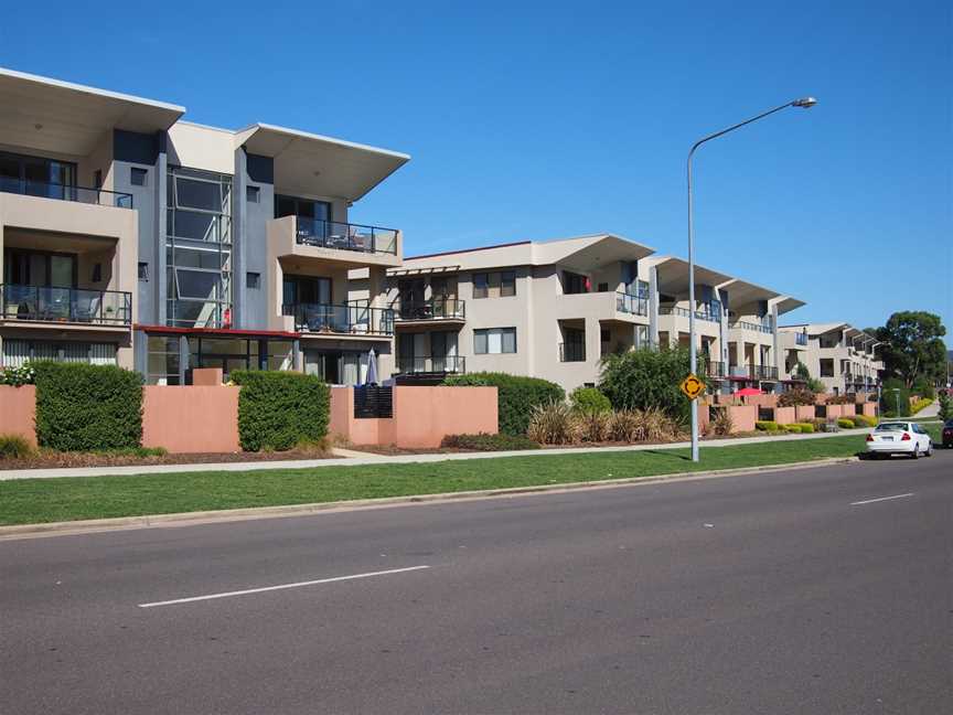 Apartments on Anketell St Greenway March 2014.jpg