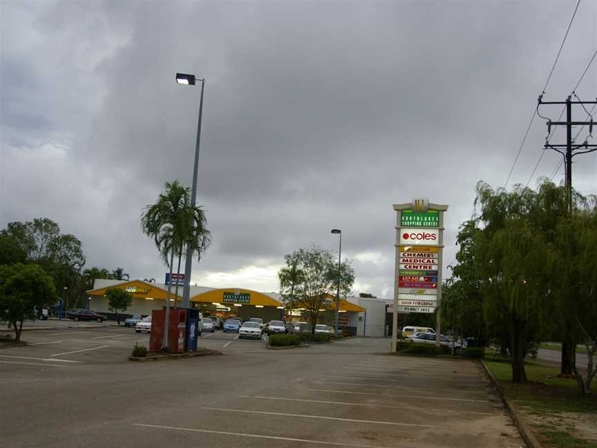 Northlakes-shops.jpg