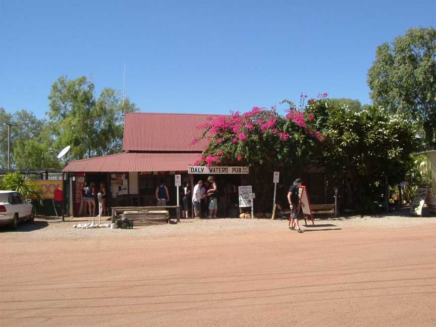 Daly Waters Pub Outside.JPG