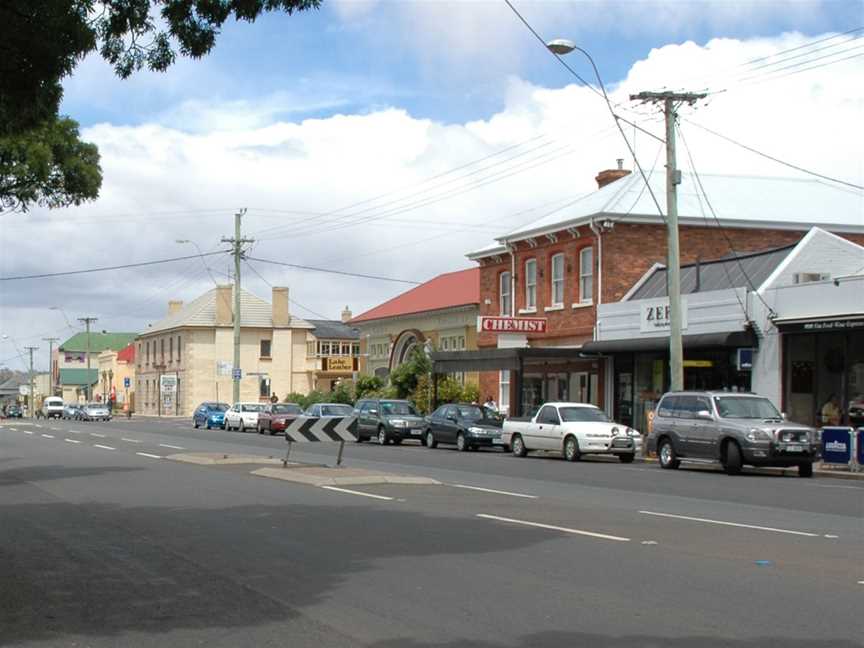 Campbell Town main road.jpg