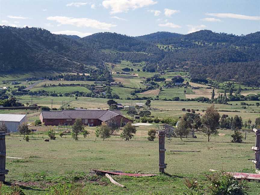 Magra,New Norfolk, Derwent Valley.jpg