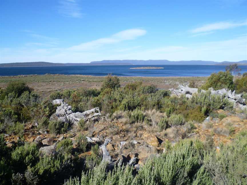 Great lake near Liawenee.JPG