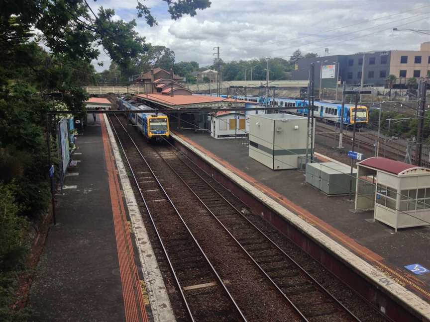 3car Xtrapolisapproaching Camberwell Station