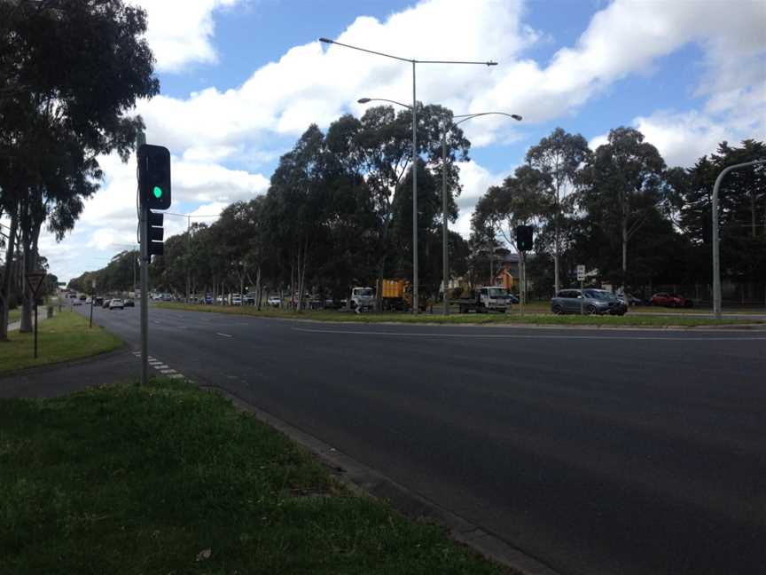 Intersection of Wellington Road and Wanda Street, Mulgrave.jpg