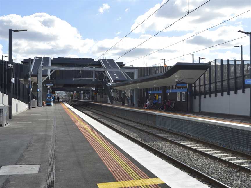 Sunshine Stationplatforms1&2