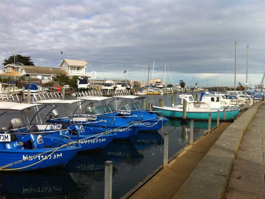 Boatson Mordialloc Creek