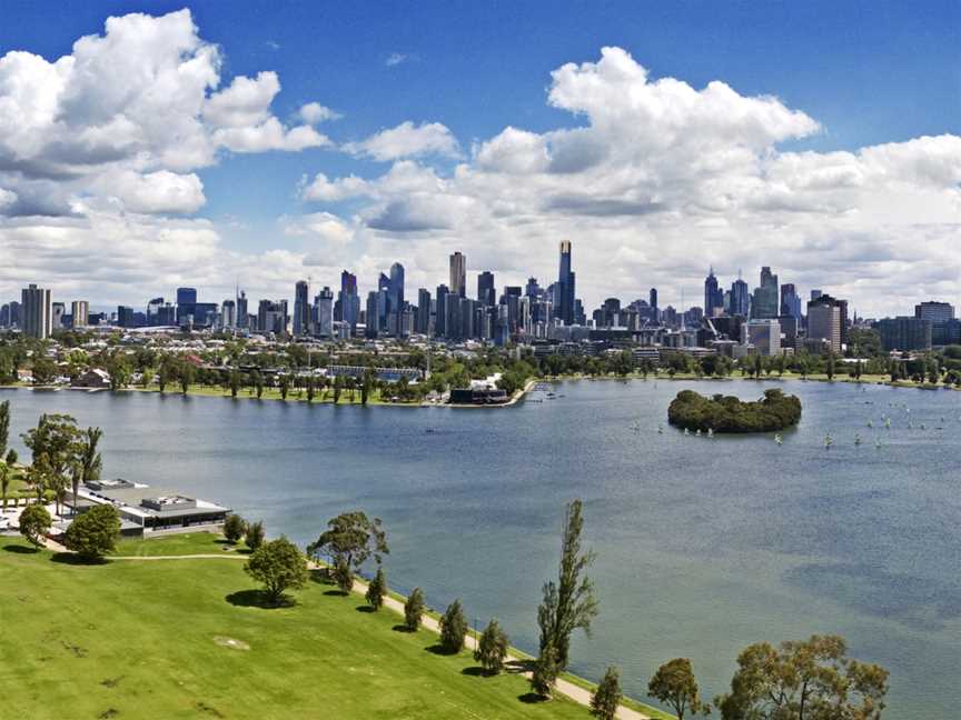 Aerialperspectiveof Albert Park Lake