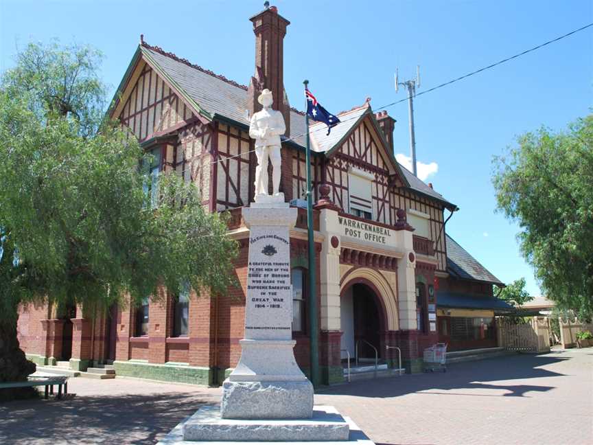 Warracknabeal War Memorial & Post Office.JPG