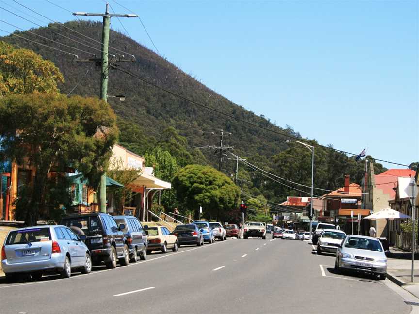 Warburton Main Street.jpg