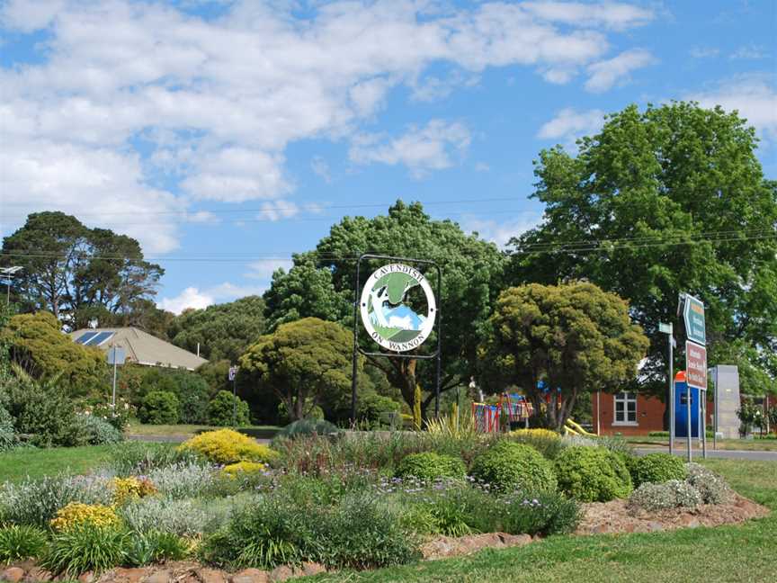 Cavendish Sign & Garden.JPG