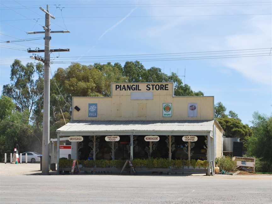 Piangil General Store002