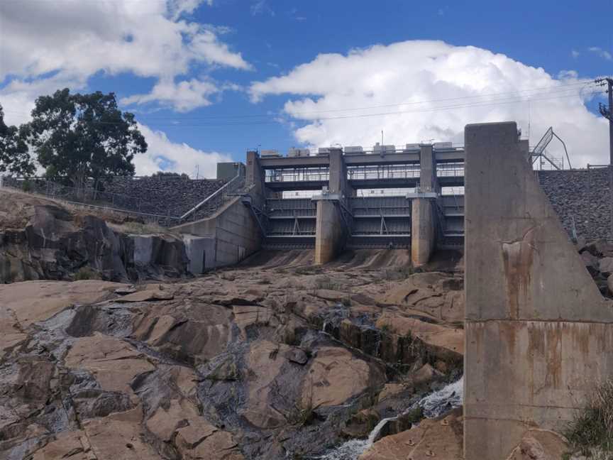 Cairn Curran Weir