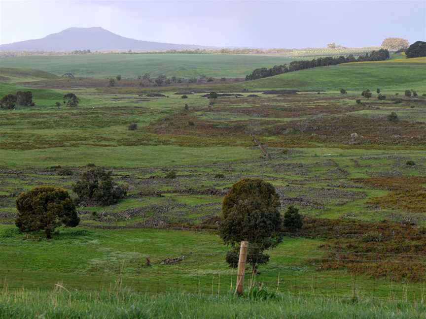 20090916 Harmans Valleylookingto Mt Napier(2)