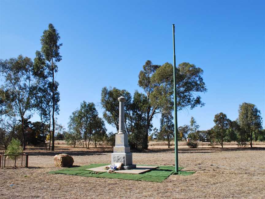 Marungi War Memorial 001.JPG