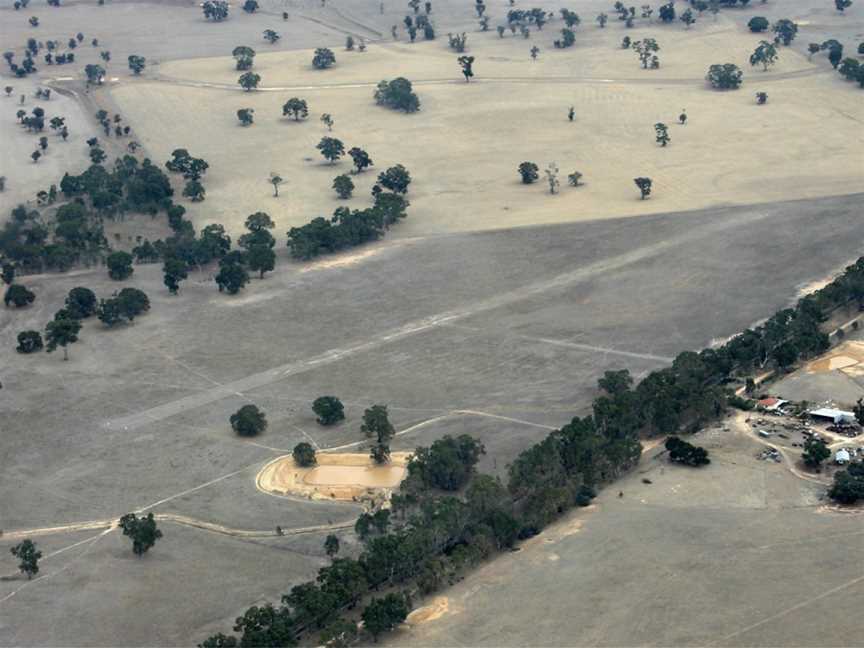 Navarre Airfield overview Vabre.jpg