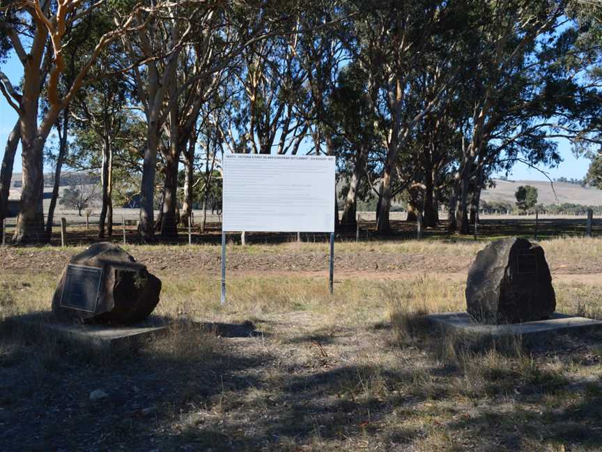 Henty Victoria Signand Monuments