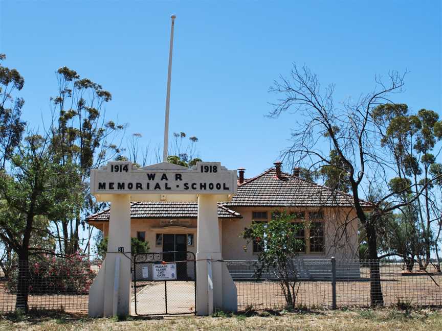 MysiaWarMemorialSchool.JPG