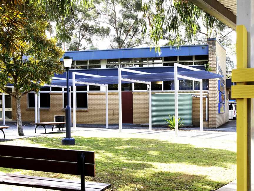 Bracken Ridge Hall courtyard (6274672680).jpg