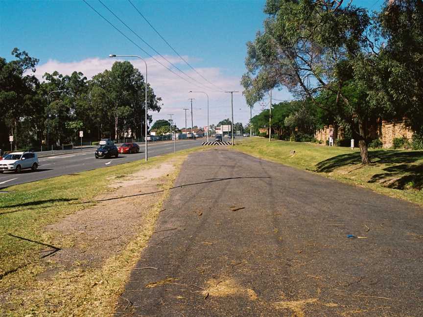 "Eight Mile Plains" former alignment - Flickr - Fishyone1.jpg