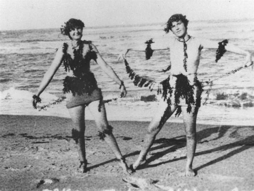 State Lib Qld2180587 Essie Mc Kayand Althea Cookonthebeachin Bucasia C1931