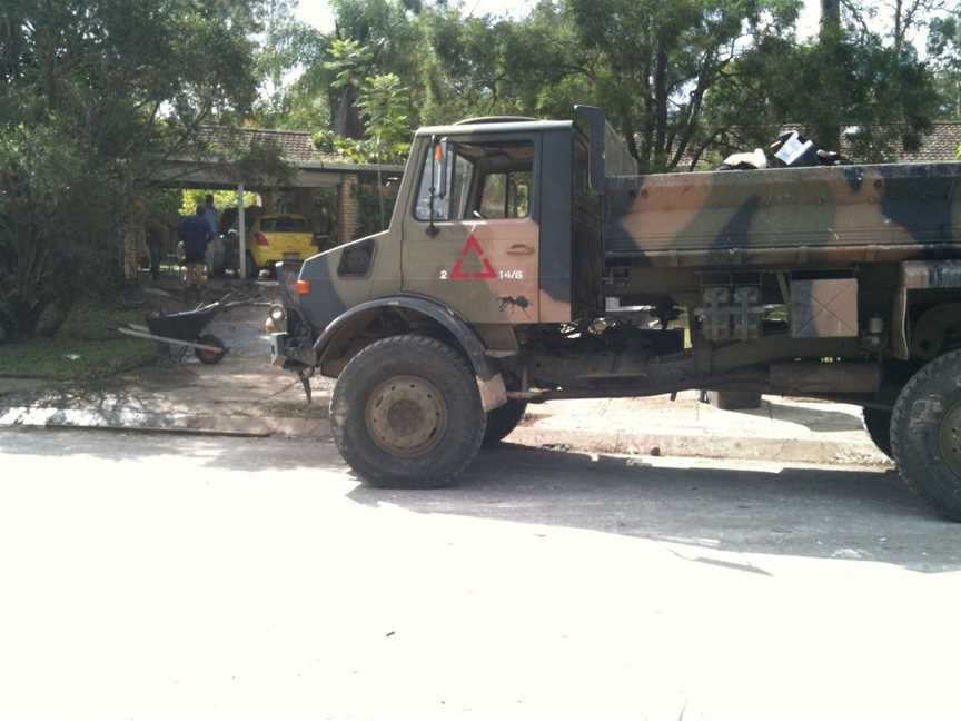 Australian Armytruckbeingusedinthefloodcleanup