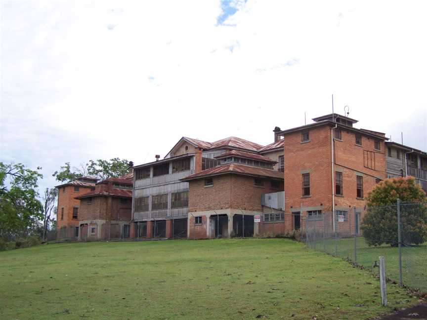 Woogaroo Lunatic Asylum, south face (abandoned) - panoramio.jpg