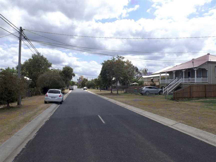 Alice Street, Silkstone, Queensland.jpg