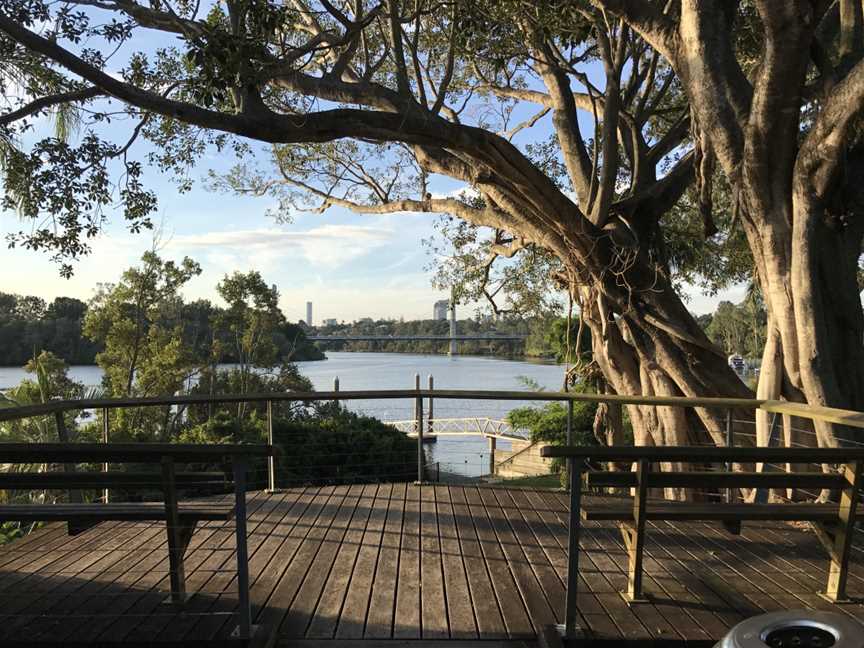 Lookout platform in Fairfield, Queensland 02.jpg