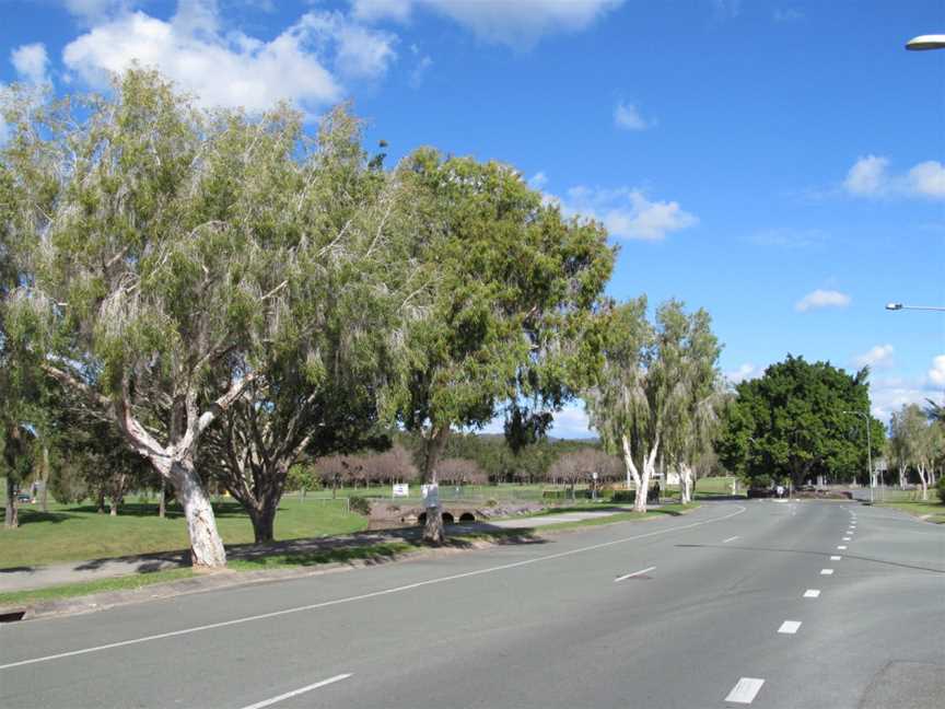 Windaroo road alongside mem park.jpg