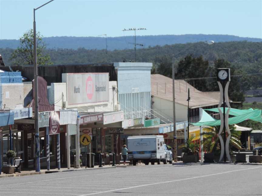 Viewdown Newton Street Cthemainstreetof Monto C201402