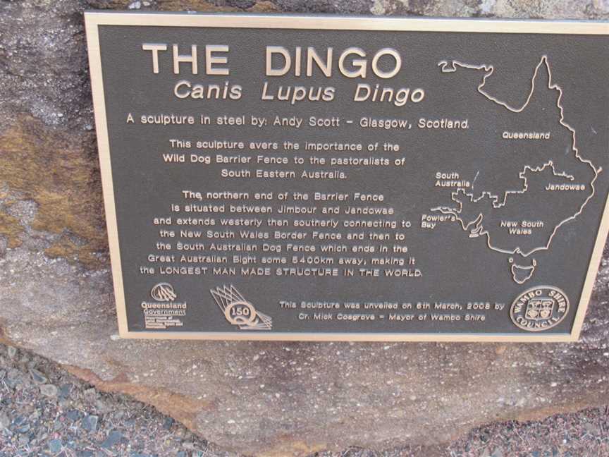 Dingostatueplaque CJandowae CQueensland