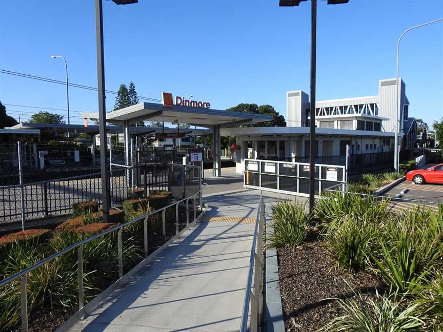 A UQld Dinmorerailstationentrancetoplatform2021