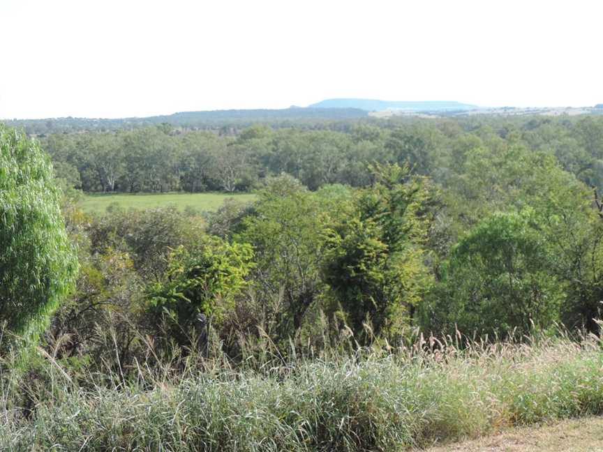 View towards the north-west from Gilbert's Lookout, Taroom, 2014.jpg