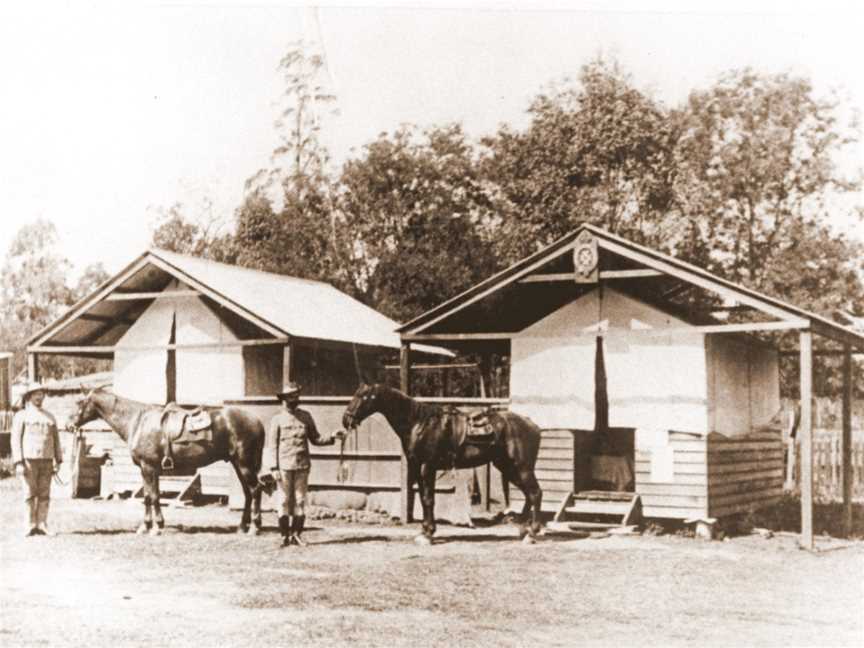 Blackbutt Police Station C1912.Notethestationbadgeattachedtothepeakoftherighthandtent