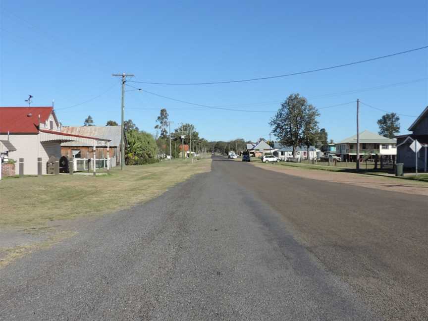 Macintyre Street (main street), Leyburn, 2015.JPG