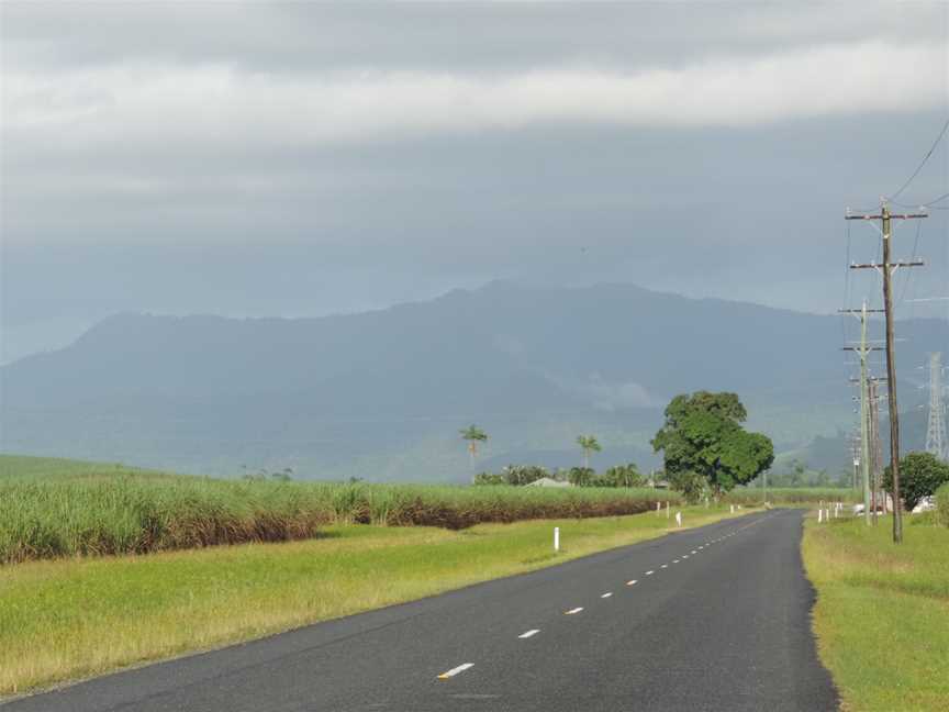 Looking south-west along Buckland Road, Mirriwinni, 2018.jpg