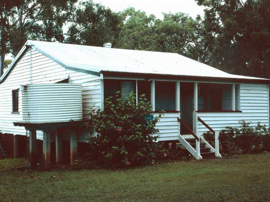 Lamb Island Pioneer Hall (1994).jpg