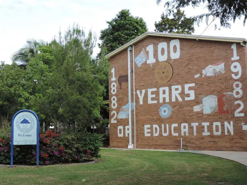 Mount Larcom State School CRaglan Street CMount Larcom C2014