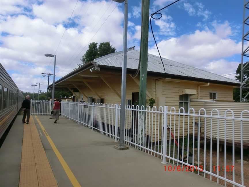 Platformof Alpha Railway Stationpanoramio