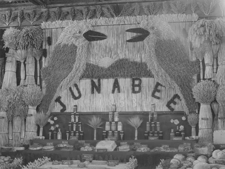 Junabee exhibit at the Warwick Annual Show, 1953.jpg