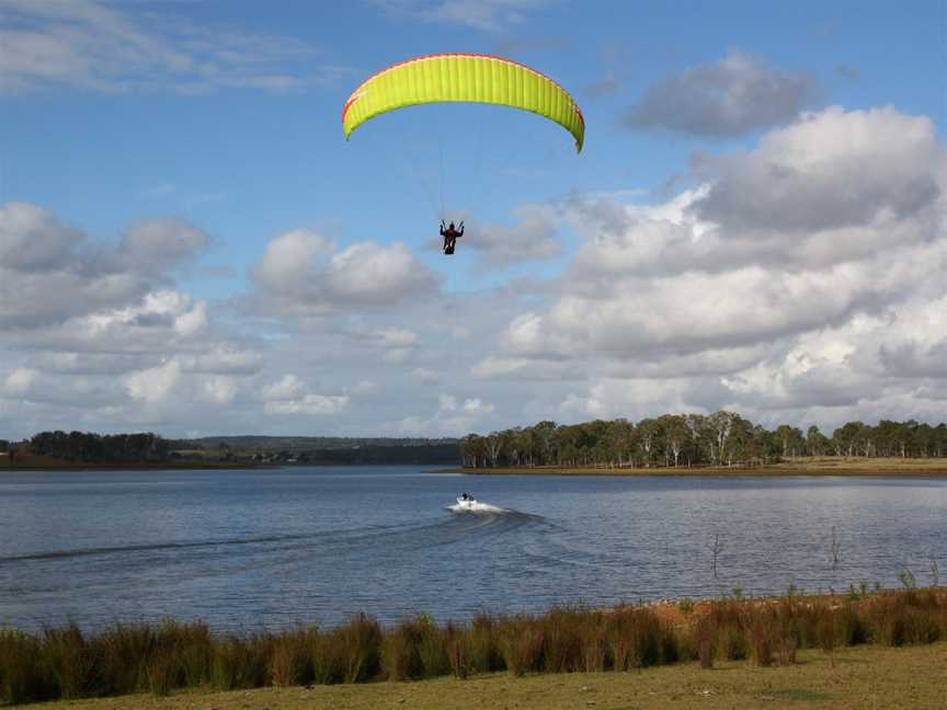 Parasailing on Lake Barambah impounded by the Bjelke-Petersen Dam, 2014.jpg