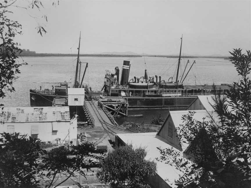 State Lib Qld187608 Steamship Kurandamooredat Mourilyan Harbour Wharf Cca.1914