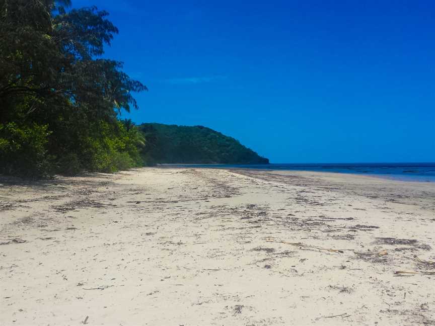 Cape Tribulation from the South Beach 1.jpg