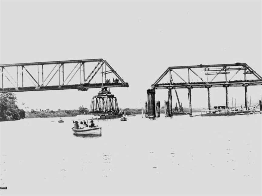 StateLibQld 1 270245 Daradgee Railway Bridge, 1924.jpg